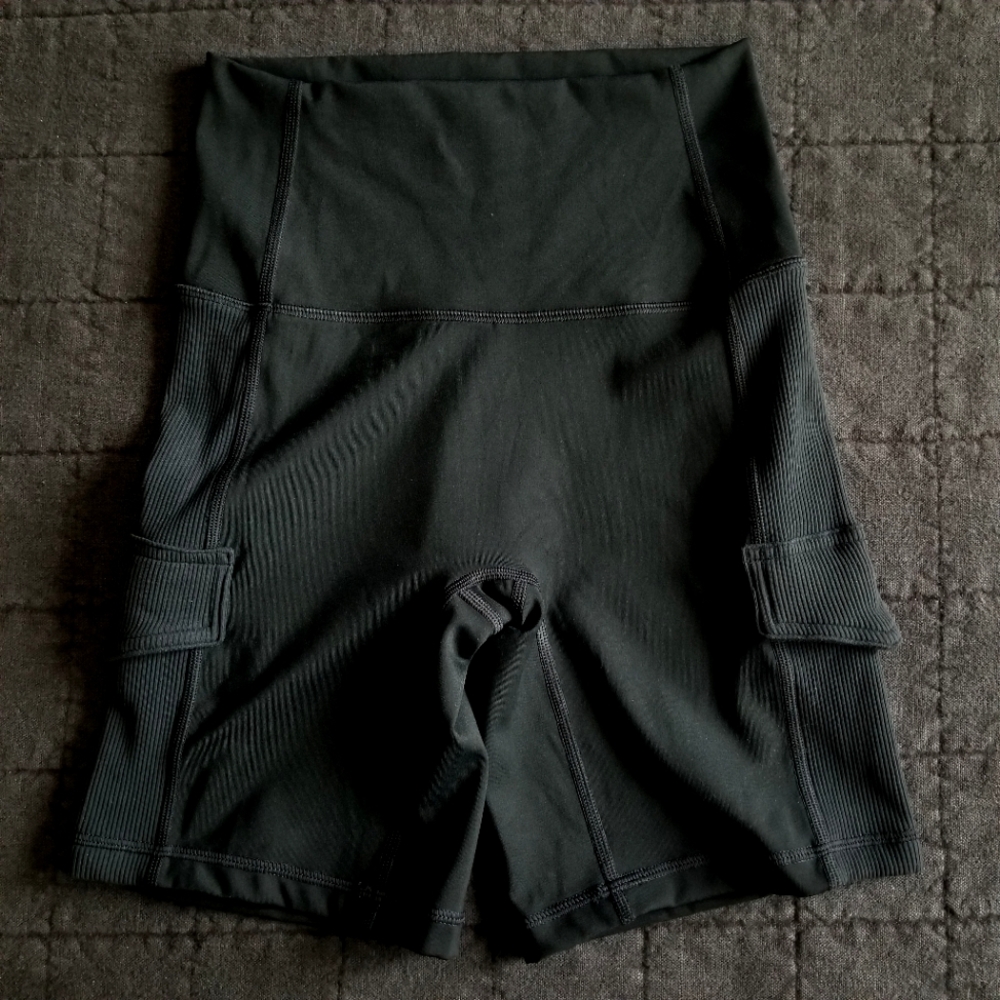 AERIE / Offline Goals Ribbed 7" Cargo Pocket Bike Short